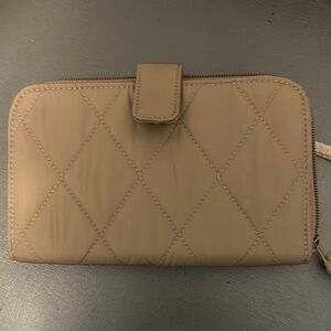 Very Bradley quilted wallet NWOT